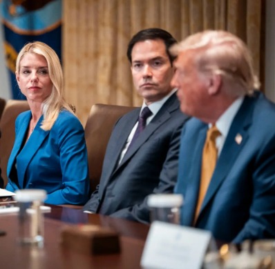 Screen Capture 005 - Attorney General Alerted Trump His Name Appeared in Epstein Files - The_ - www.nytimes.com